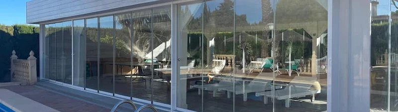 Vidrios plegables tipo acordeón para terraza